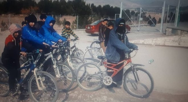 Sahba dedicou a última década ao ensino de crianças em Herat