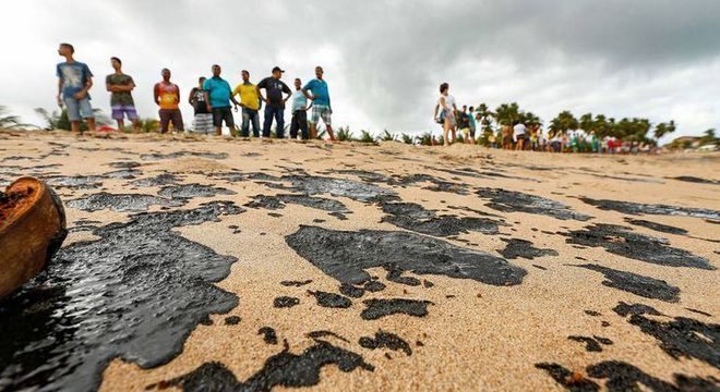 Saiba as consequências do vazamento de óleo no litoral brasileiro