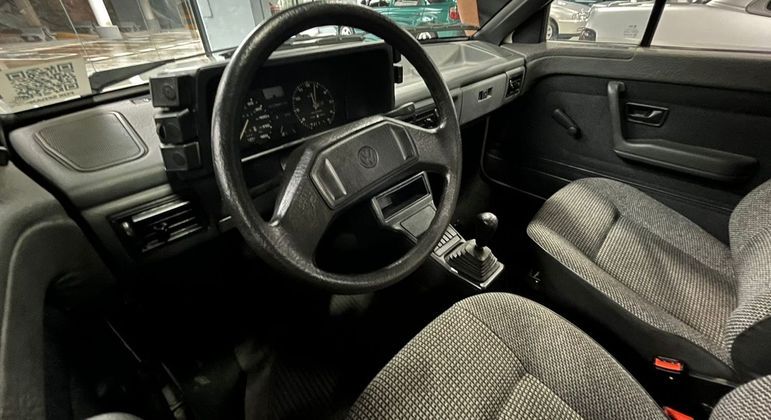 Interior tinha detalhes em linhas quadradas, que é um clássico da Volkswagen 