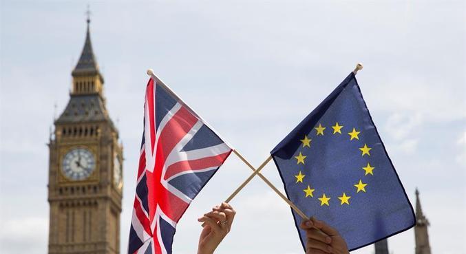 Parlamento Europeu aprova acordo comercial e encerra saga do Brexit