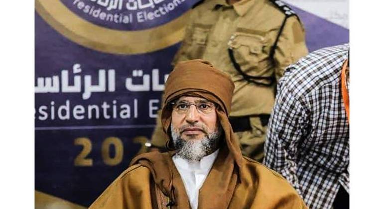 Saif al-Islam, filho do ditador Muamar Khadafi, se candidata à Presidência da Líbia