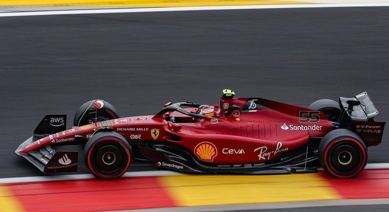 Carlos Sainz irá largar na pole position pela segunda vez em toda sua carreira
