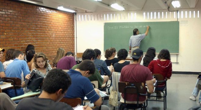 Em Manaus, aulas são retomadas em 70% dos colégios privados