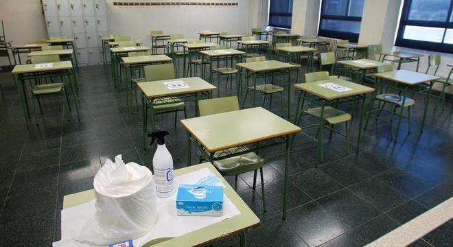 Escolas serão reabertas com as novas diretrizes contra a covid-19