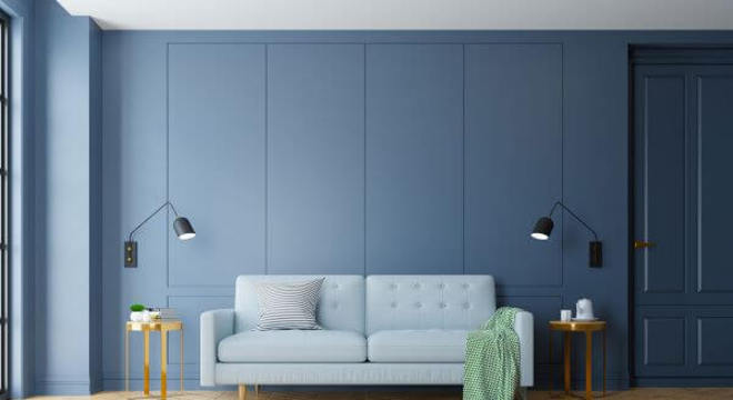 Sala de estar com parede azul