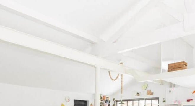 sala decorada com tapete de couro curtido