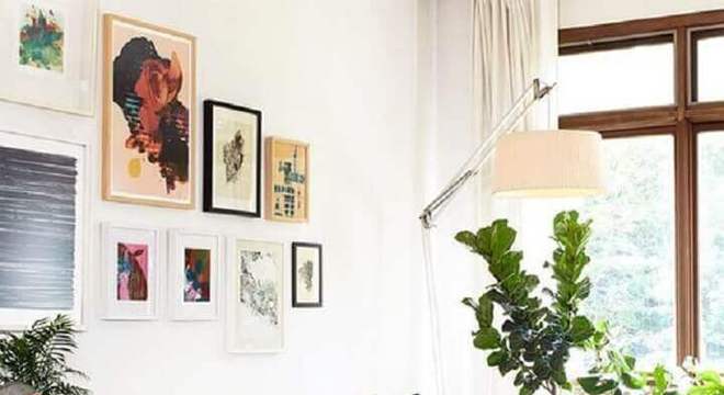 sala decorada com tapete de couro de boi 