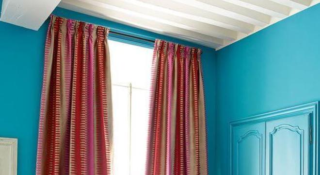 sala-vermelha-com-azul-foto-the-englishroom