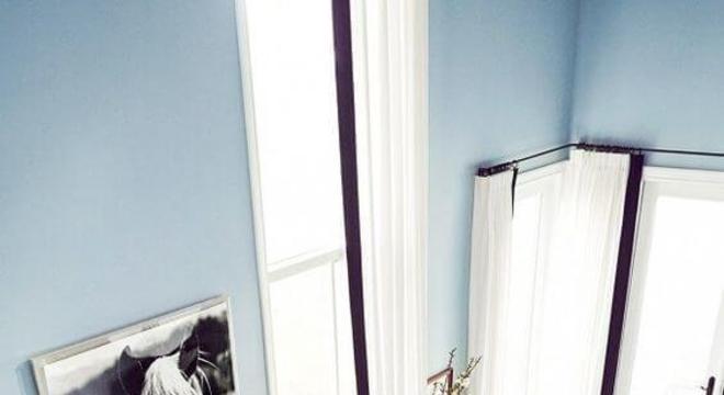 sala-vermelha-com-sofa-cinza-foto-viver-em-casa