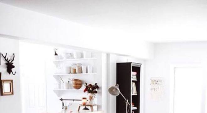 sala-vermelha-com-tapete-listrado-foto-bloglovin