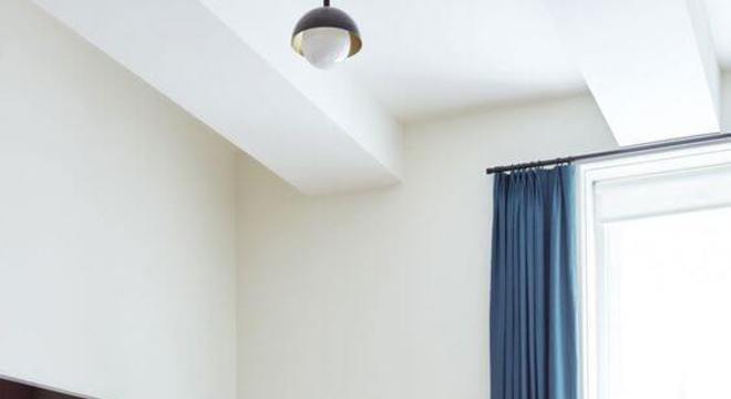 sala-vermelha-e-azul-foto-architectural-digest