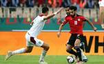 Pelas quartas de final da Copa da África, o Egito eliminou a seleção do Marrocos com uma vitória por 2 a 1 neste domingo (30). A partida foi decidida já na prorrogação, quando Mohamed Salah criou grande jogada para o segundo gol dos egípcios na partida. O craque do Liverpool foi o destaque do jogo com um gol e uma assistência