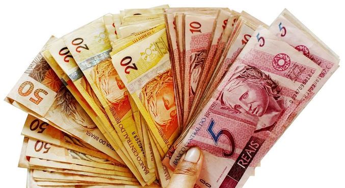 Salário médio do brasileiro cresceu 3,7% e alcançou os R$ 2.737