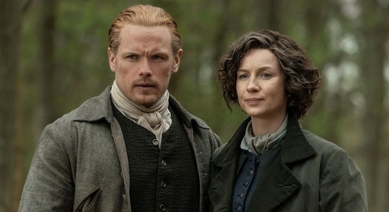 Sam Heughan e Caitriona Balfe, atores da série “Outlander”
