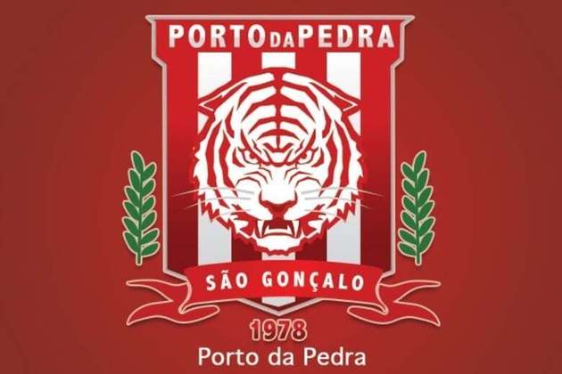 Samba e futebol: a mistura dos escudos da Porto da Pedra e do The Strongest