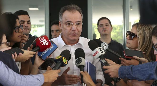 O relator Samuel Moreira conversou com os jornalistas neste sábado (1°)