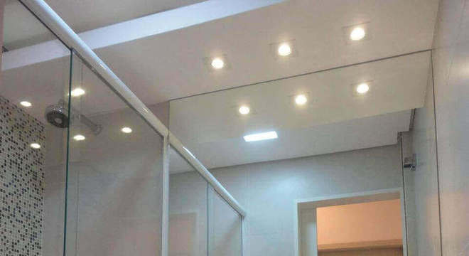 sanca de isopor - banheiro com sanca e spot 