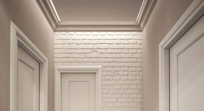 sanca de isopor - corredor com parede de tijolos 