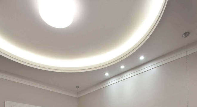 sanca de isopor - quarto de casal com sanca iluminada 