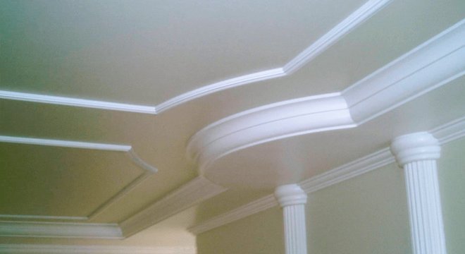 sanca de isopor - sanca de isopor curva em sala com colunas 