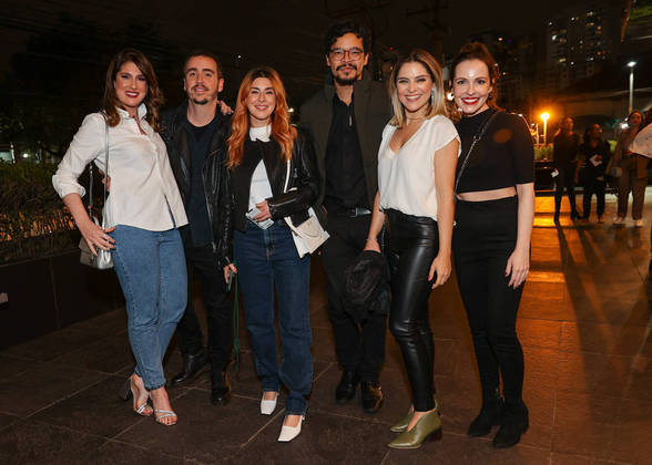 Outro destaque entre os famosos foi a presença de parte do elenco do seriado Sandy & Junior. Nomes como Karina Dohme, Wagner Santisteban, Fernanda Paes Leme, José Trassi, Bruna Thedy e Camila Dos Anjos prestigiaram o show