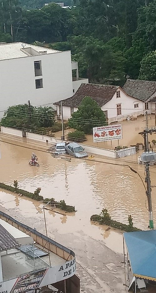 Achei que a cidade fosse derreter' diz prefeito de Bombinhas sobre os  estragos da chuva, Santa Catarina