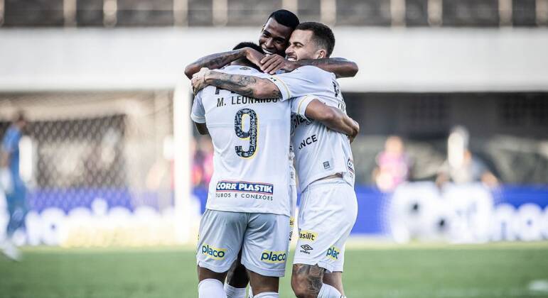 18º lugar: SantosRisco de rebaixamento: 54,9%Probabilidade de ser campeão: nenhumaClassificação para a Libertadores: 0,063%Classificação para Sul-Americana: 11,7%