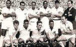 Santos – 1962 e 1963Em 1962, o Santos se tornou o primeiro clube brasileiro a conquistar a Copa Libertadores. A grande final foi decidida em três partidas. A primeira, no Uruguai, terminou em 2 a 1 para o Santos. A segunda, no Brasil, resultou em um 3 a 2 para a equipe uruguaia. No terceiro confronto, o Peixe venceu por 3 a 0 e liquidou a fatura. No ano seguinte, o Santos encarou o Boca Juniors e venceu as duas partidas, uma no Maracanã por 3 a 2, a outra na La Bombonera por 2 a 1