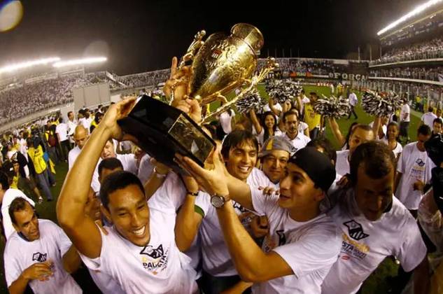 Santos — Campeão em 2011 contra o Corinthians
