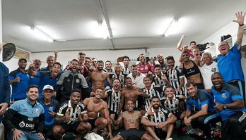"Para ganhar a final do Santos vão ter de suar muito." Promete, orgulhoso, Carille. Direção quer decisão, no estádio do Corinthians (Santos)