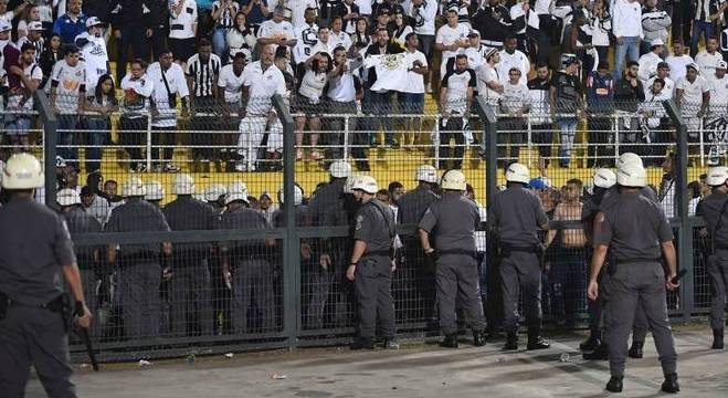 Assim terminou, no Pacaembu, Santos X Independiente