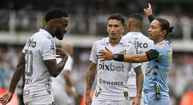 Corinthians cai uma posição após jogos de domingo e agora torce