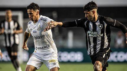 Botafogo pode não ter lateral-esquerdo para enfrentar o Santos