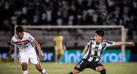 Daniel Ruiz está entre os jogadores afastados do Santos