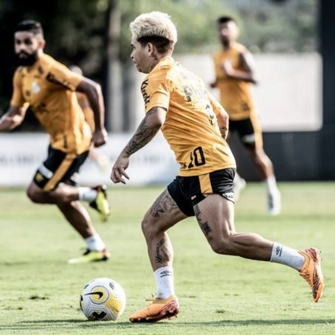 Soteldo em treino do Santos no CT Rei Pelé