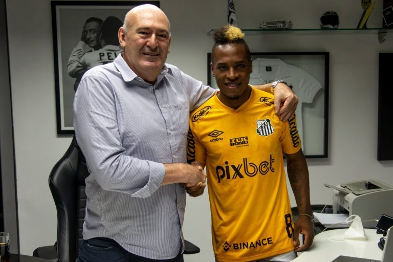 Santos Futebol Clube - Nossos jogadores inscritos na #Sudamericana. VAMOS,  SANTOS! ⚪️⚫️✊