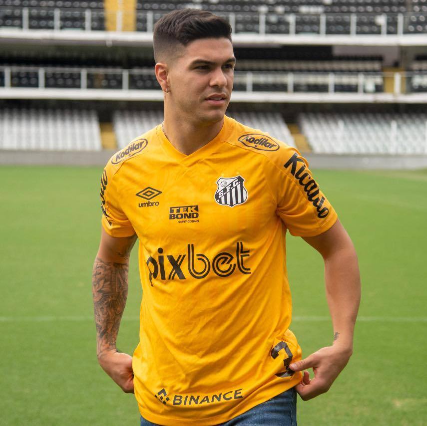 Santos chega ao Equador com time alternativo para jogo de quinta