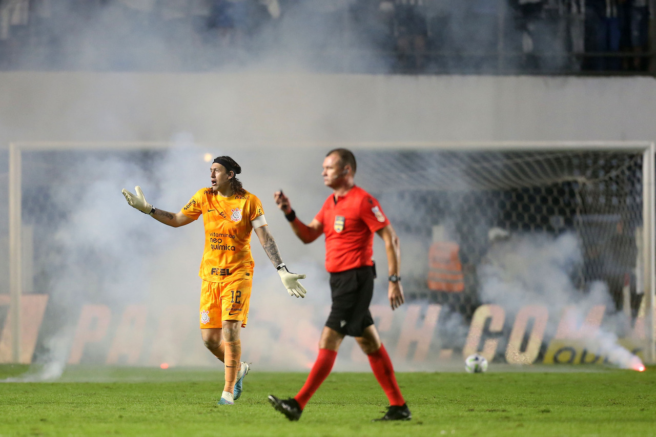 Cássio e Vuaden. Vândalos conseguiram deixar o Santos em situação péssima no STJD