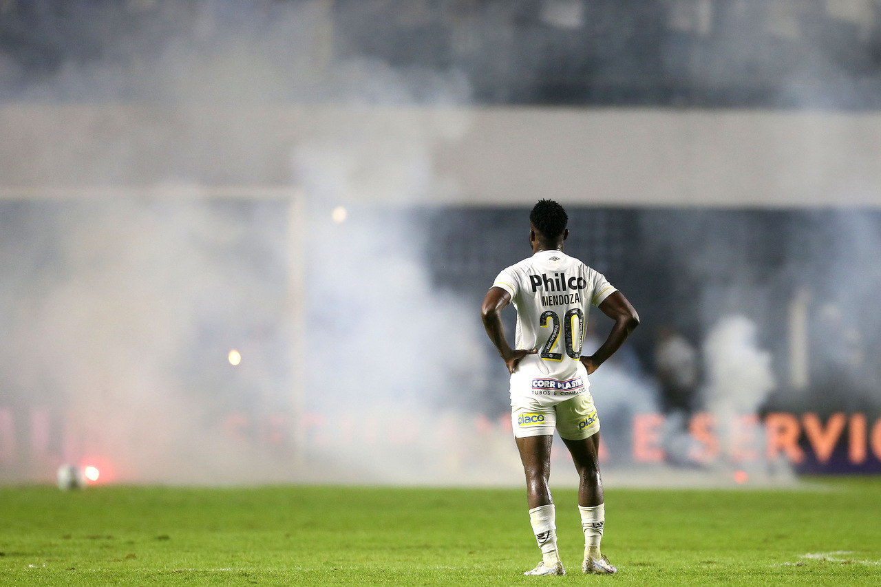Jogadores do Santos encaravam com medo a própria torcida. Santos será punido pela selvageria