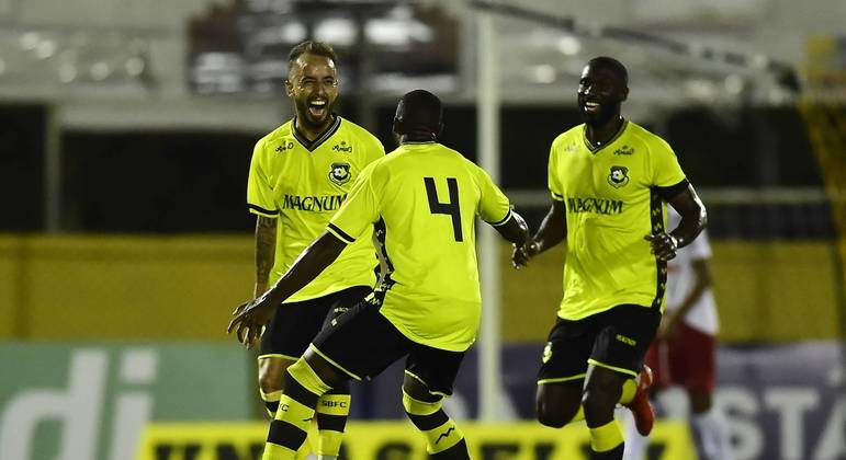 Corinthians vence RB Bragantino e conquista Copa Paulista