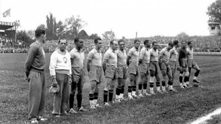 SÃO CRISTÓVÃO - Copa do Mundo 1938 - gol de Roberto - Brasil 2 x 1 Tchecoslováquia - quartas de final
