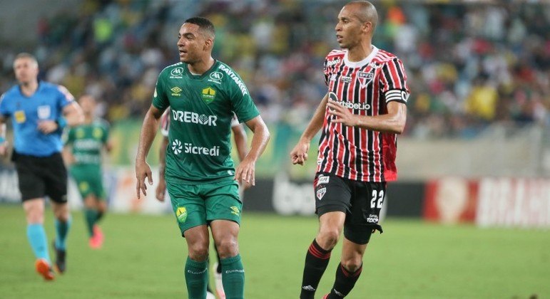 Miranda durante o confronto entre Cuiabá e São Paulo nesta segunda-feira (11)