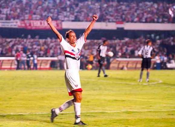São Paulo — 1998: o Tricolor foi campeão em grande estilo, revertendo o placar contra o Corinthians. Depois de perder por 2 a 1 para o Timão no jogo de ida, o time de Rogério Ceni fez 3 a 1 no segundo, ganhando o título naquele ano