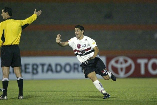 São Paulo 2 x 0 Palmeiras - 2005: na volta, mais uma vitória do Tricolor, com gols de Rogério Ceni e Cicinho. Vaga nas quartas da Libertadores garantida ao São Paulo.