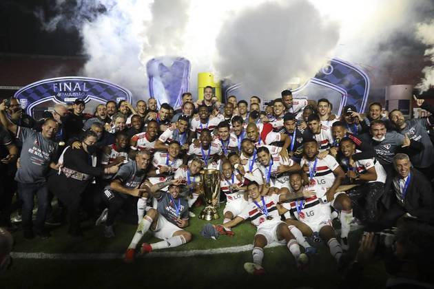 O Paulistão 2022 começa a se desenhar nesta terça-feira (9) com o sorteio dos quatro grupos que disputam o maior estadual do Brasil. Na última temporada, o grande vencedor da competição foi o São Paulo, quebrando um tabu de sete anos sem título. Fora o Tricolor, a década passada foi marcante também para Santos, Corinthians e Palmeiras, além do Ituano, que levou o estadual superando todos os quatro grandes lá atrás, em 2014. Relembre quem foram os últimos dez campeões do Paulistão
