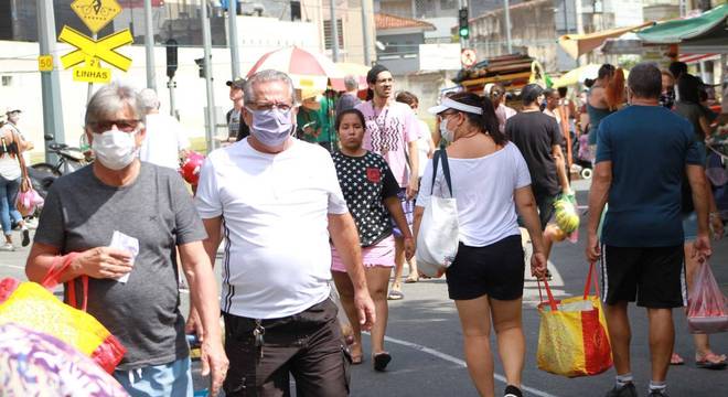 Efetividade do distanciamento social reduz velocidade de transmissão do vírus