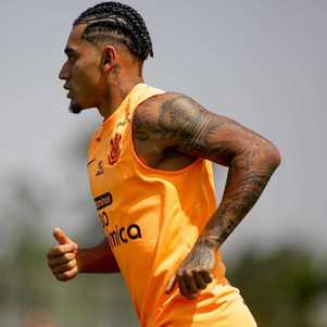 Volante Du Queiroz em treino