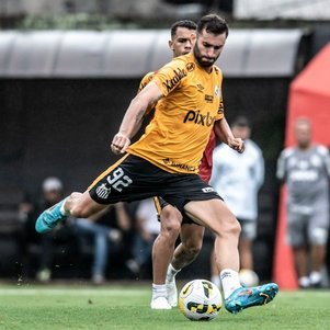 Léo Baptistão em treino do Santos