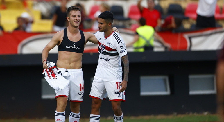 Galoppo comemorava seu gol contra o Botafogo-SP quando levou um "passa-pé" de um fotógrafo