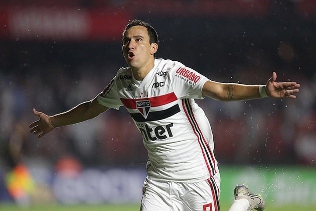 São Paulo - Pablo: Criticado pela torcida, o atacante marcou os dois gols da virada contra o Santos, por 2 a 1, no Morumbi, pelo Paulistão e ganhou moral com os torcedores antes da pausa